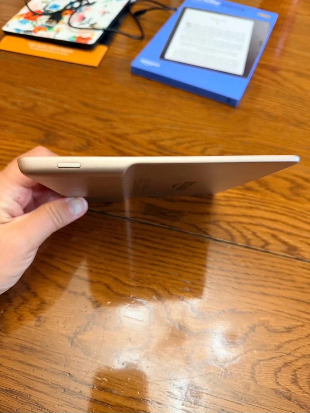 Amazon Kindle Tablet - Champagne Gold